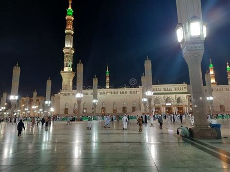 Beautiful View of Masjid Al Nabawi at Night. Editorial Stock Photo - Image of masjidnabawi ...