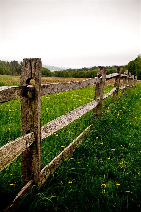 Rustic wood fence ideas ~ Quilt Rack Quilt Stand