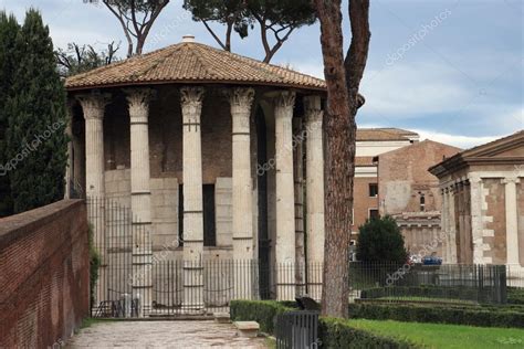 Temple of Vesta in Rome — Stock Photo © marcovarro #35976209