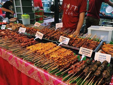 Famous Filipino Street Food