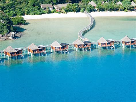 5 Dreamy Overwater Bungalows in Fiji (and Fiji Bures)