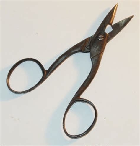 Buttonhole scissors; c.1890; T161 on eHive