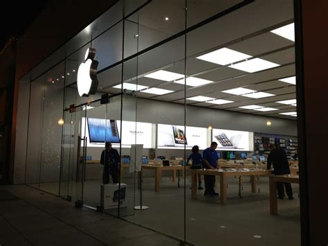 Apple Store - 41 Photos & 288 Reviews - Mobile Phones - 1823 4th St ...