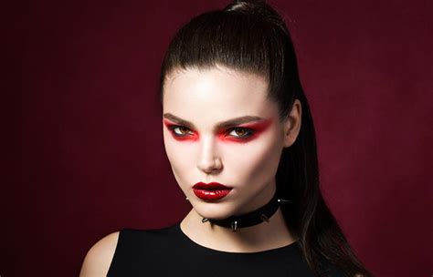 20 Stunning Red Eyeshadows Looks To Try