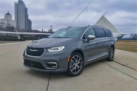 2021 Chrysler Pacifica - Specs, Prices, MPG, Reviews & Photos | Cars.com