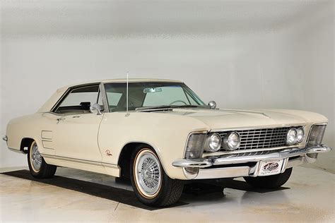 1963 Buick Riviera | Volo Auto Museum