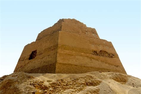 Meidum Pyramid → Amazing Engineering Gone Wrong