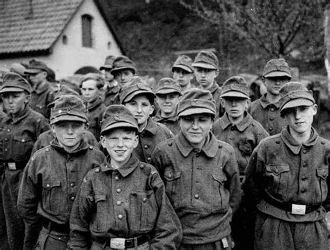 29 Vintage Photos of Child Soldiers in World War II ~ Vintage Everyday