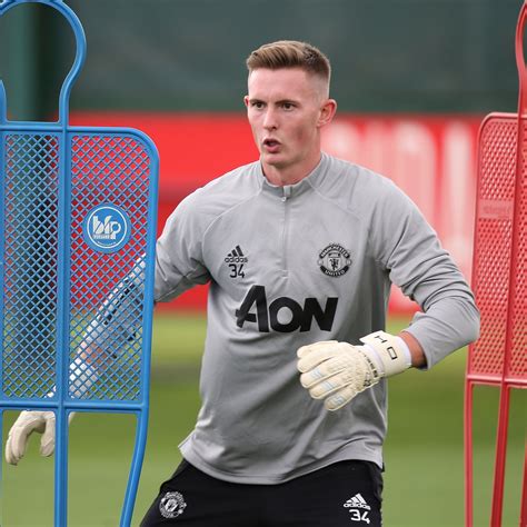 Crystal Palace are still negotiating a fee with Manchester United for goalkeeper Dean Henderson