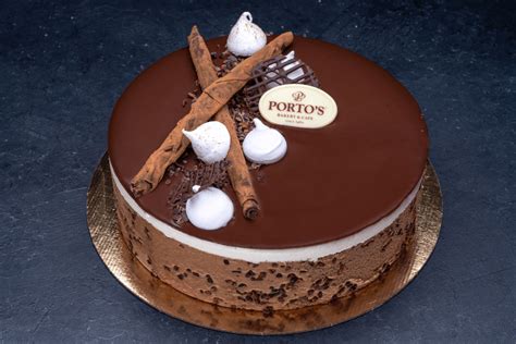 Cakes - Porto's Bakery