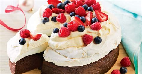 Chocolate pavlova cake