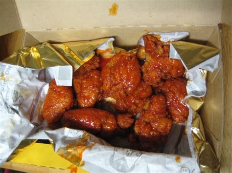 Review: Pizza Hut - Buffalo Wings | Brand Eating