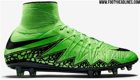 Neymar Returns to Pre-Season Training in Exclusive Green Nike ...