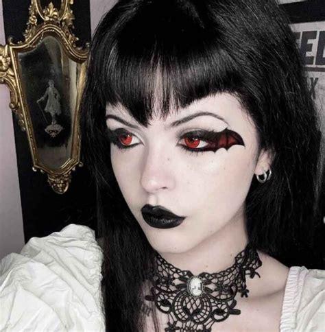 Easy Vampire Makeup Ideas for Halloween - The Mood Guide