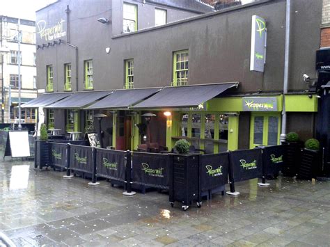 Cocktail Bars in Cardiff | 10 Trendy Bars in Cardiff