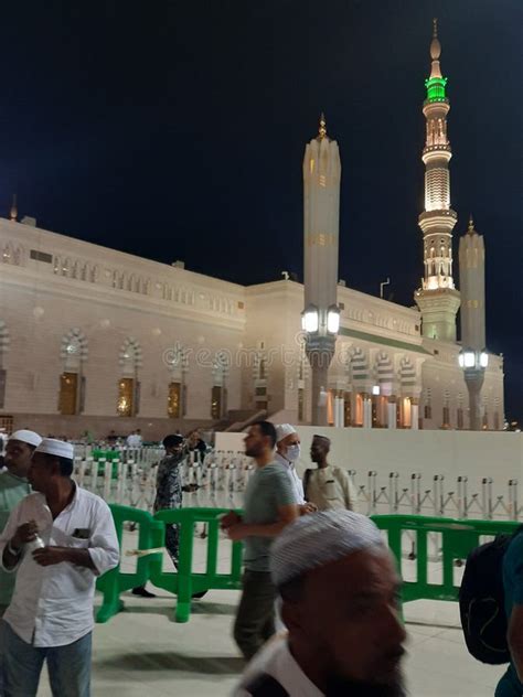 Masjid Al Nabawi in Medina, Saudi Arabia at Night. Editorial Stock ...