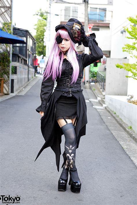 Striking Harajuku Gothic Style w/ Pink Hair, Eye Patch, Corset & Garters