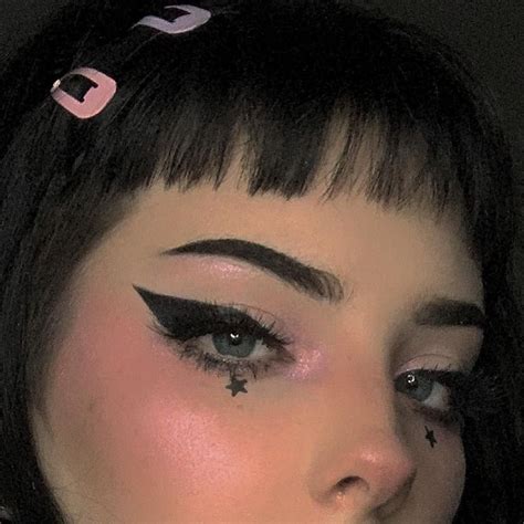 Pin by bun on looks | Emo makeup, Grunge makeup, Aesthetic makeup