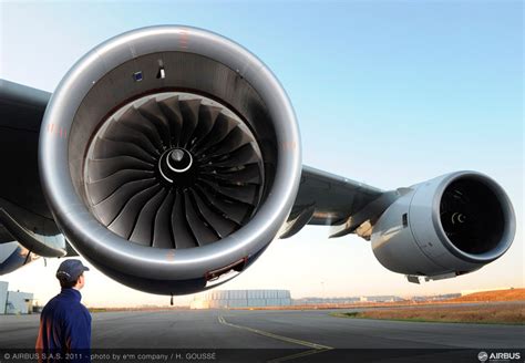 Rolls-Royce Trent XWB completes first test flight - Pilot Career News : Pilot Career News