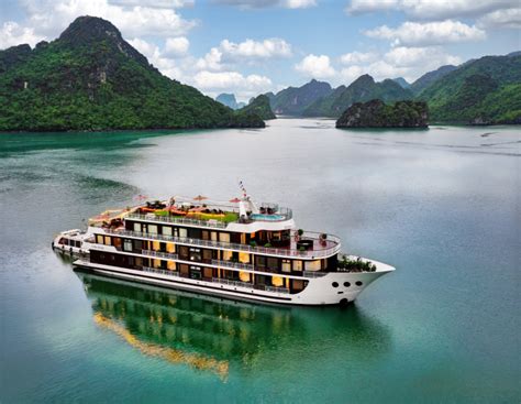 Halong Crown Legend Cruise | Vietnam Escape Tours