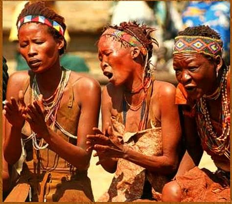 San women singing a healing dance - Botswana - southern Africa | African people, African tribes ...