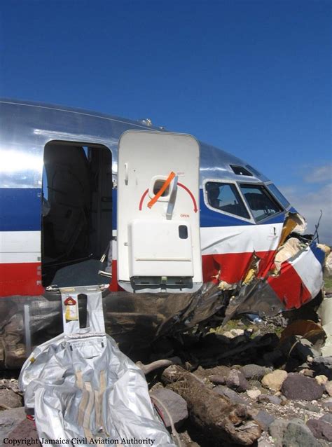 Crash of a Boeing 737-800 in Kingston | Bureau of Aircraft Accidents Archives