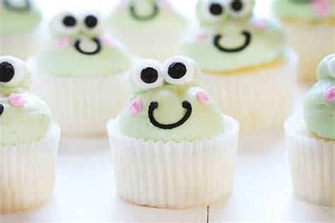 Froggy Cupcakes | i am baker