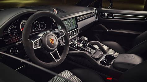 The new Cayenne GTS and Cayenne GTS Coupé – Comfort and assistance systems - Porsche Cayenne GTS