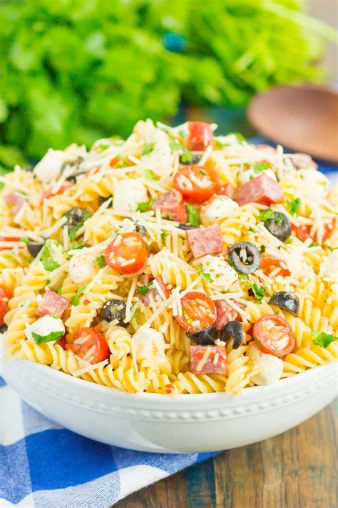 Easy Italian Pasta Salad | FaveSouthernRecipes.com