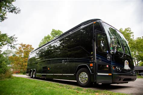 Executive Coach Bus Rental | Coach Quarters — Coach Quarters