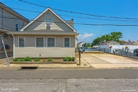 Bellmore, NY Real Estate - Bellmore Homes for Sale | realtor.com®