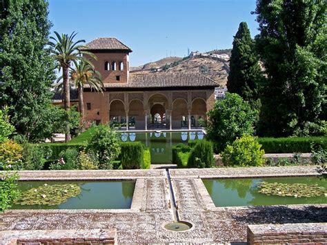 Alhambra, Really Fascinating Palace And Hunted By Foreign Travelers - Traveldigg.com