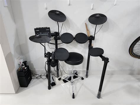 Yamaha DTX402K Electronic Drum Set, Hobbies & Toys, Music & Media, Musical Instruments on Carousell