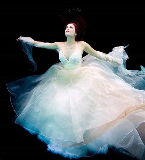 Underwater Wedding Photography – Fubiz Media