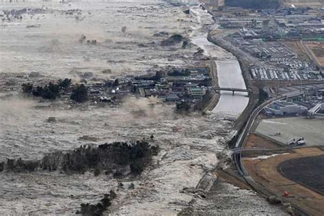 Japan earthquake: Eyewitness accounts capture Japan's tsunami after earthquake - CSMonitor.com