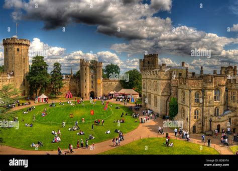 Medieval castle courtyard hdr hi-res stock photography and images - Alamy