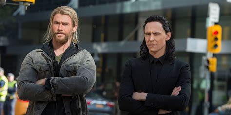 Thor & Loki Team Up in Funny Ragnarok Clip