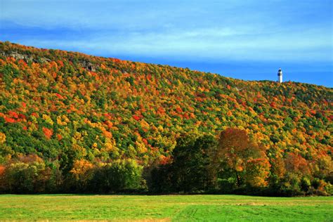 The Best Places to See Fall Foliage in Connecticut