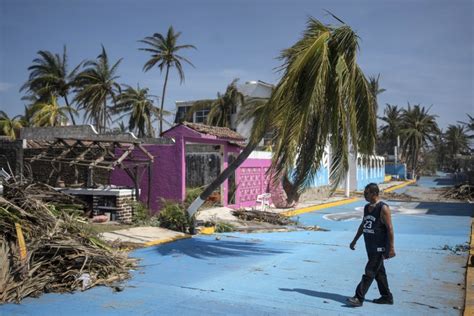 After Hurricane Otis, three generations of a family remain missing in Acapulco