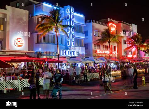 South Beach Miami Art Deco Nightlife Stock Photos & South Beach Miami ...