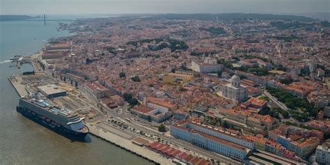 Port of Lisbon, Portugal Live Ship Traffic / Marine Traffic - Cruising Earth