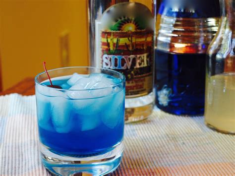 10 Delicious Blue Curaçao Cocktails That Will Wow Your Guests - Delishably