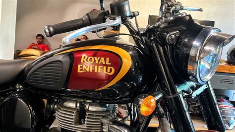 😱 2022 New Royal Enfield Classic 350 🔥( Halcyon Black ) With All New Features | Review - YouTube