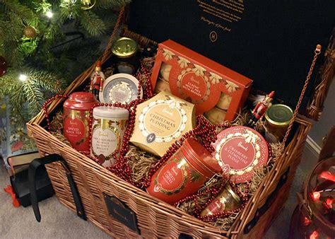 Christmas Food Hampers Uk 2023 New Perfect Awesome Famous | Latest Christmas News