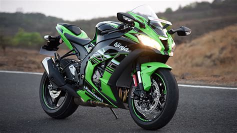 Kawasaki Ninja ZX-10R 2016 STD Compare Bike Photos - Overdrive