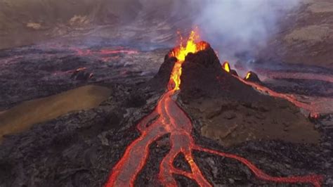 Spectacular drone video of Iceland volcano | CTV News