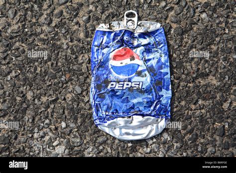 Crushed soda can hi-res stock photography and images - Alamy