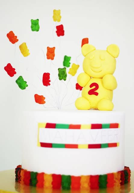 Sweet Art Cakes by Milbreé Moments: Gummy bear Cake