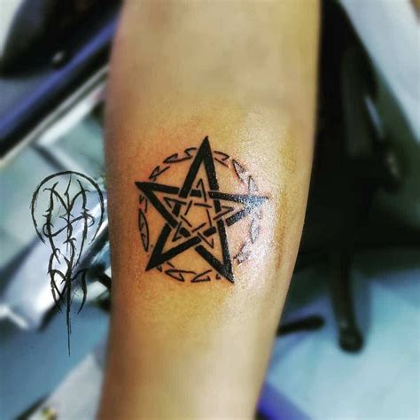 Pagan Tattoo, Wiccan Tattoos, Witch Tattoo, Symbolic Tattoos, Tattoo Hurt, Knee Tattoo, Moon ...