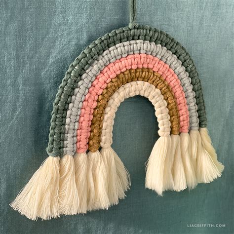 Macramé Rainbow - Lia Griffith